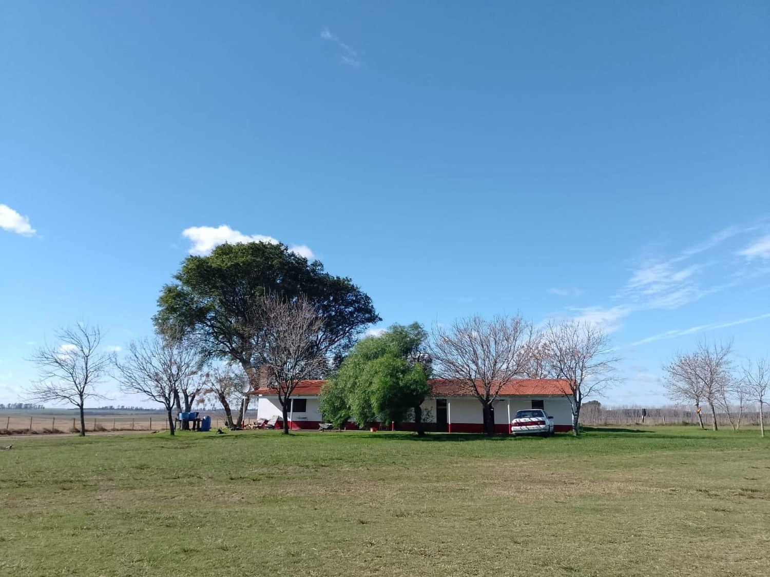 Casco principal · Hauptgebäude